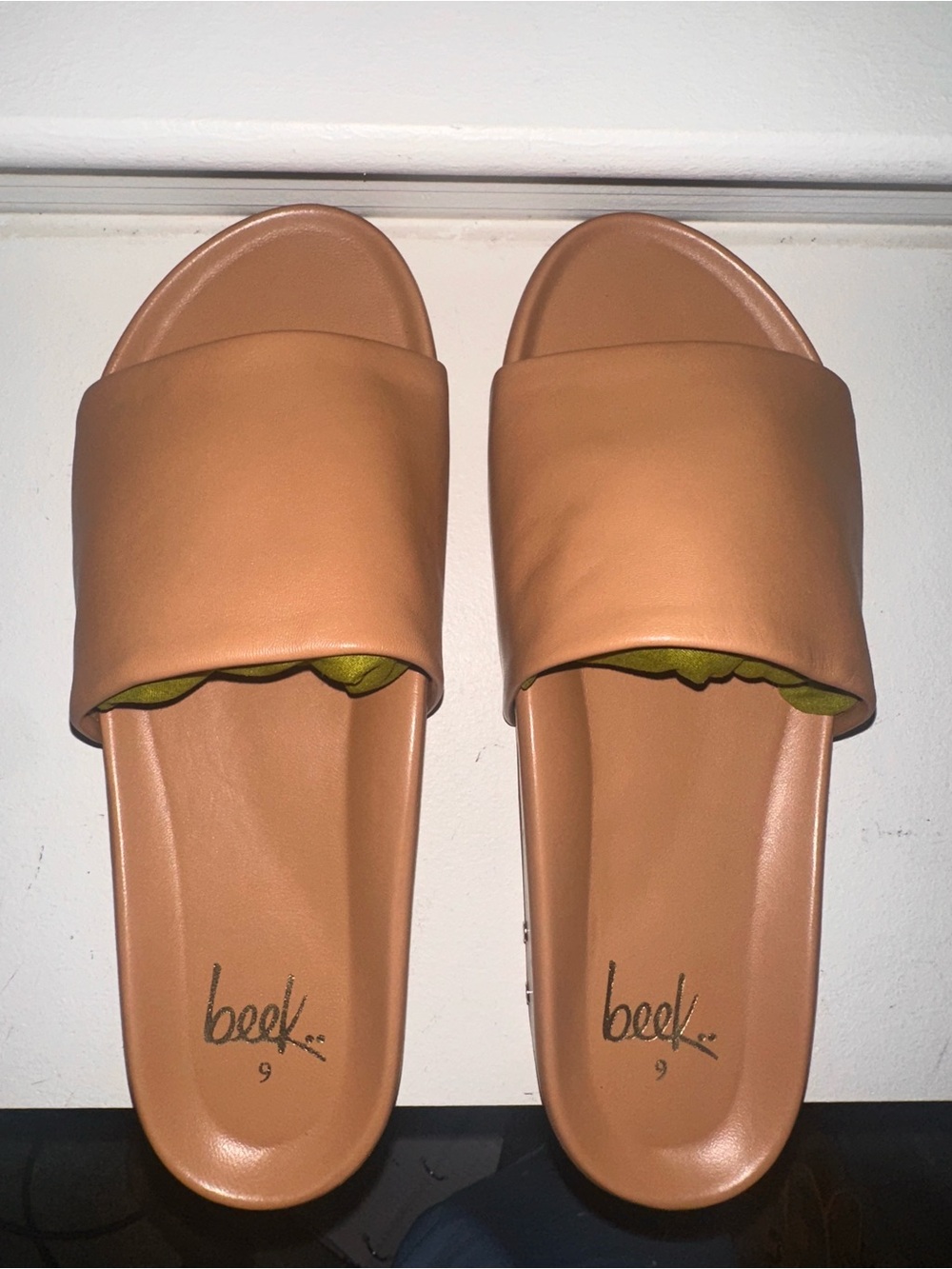 NWOT- floor sample Beek Tan Leather Platform Slide Sandals Size 9 ☀️